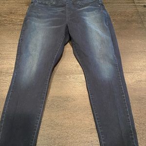 Signature by Levi Strauss pull on jeans